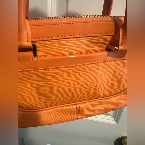 Rare Louis Vuitton Epi Orange Shoulder Bag - Picture 14 of 17